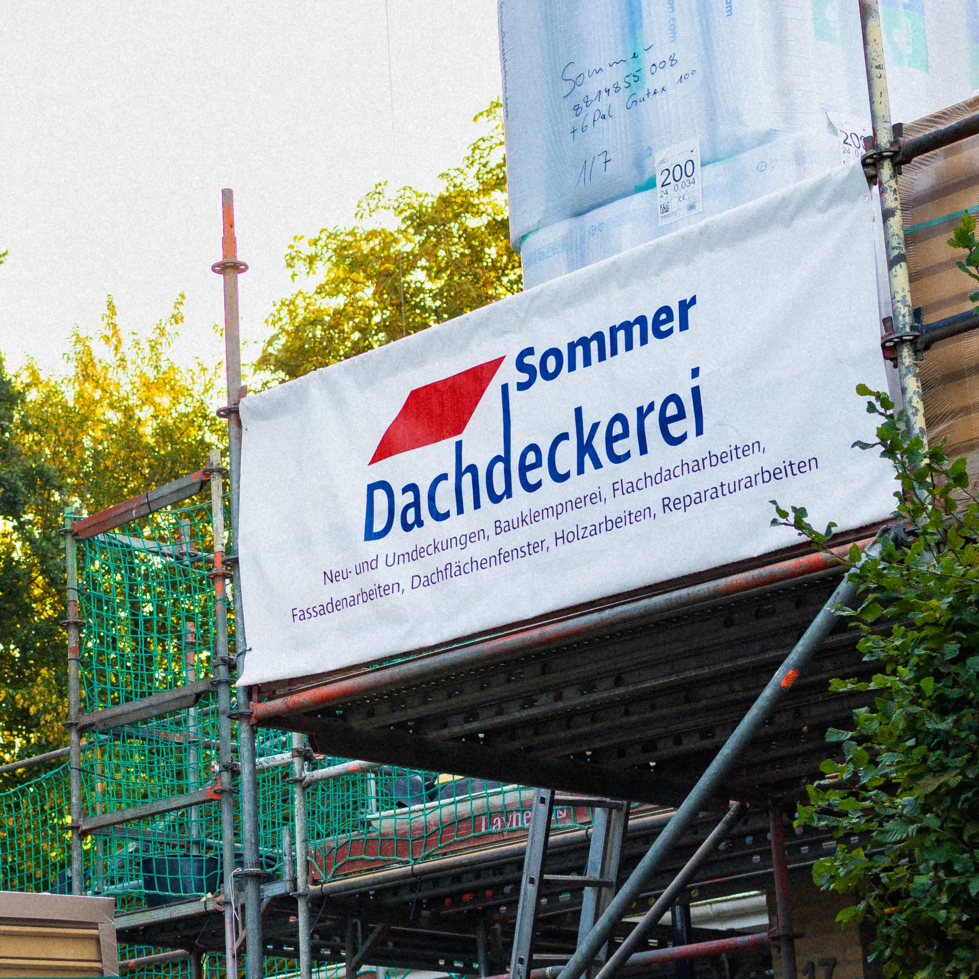 Hier wird der Abriss und Neubau eines Einfamilienhauses erarbeitet.